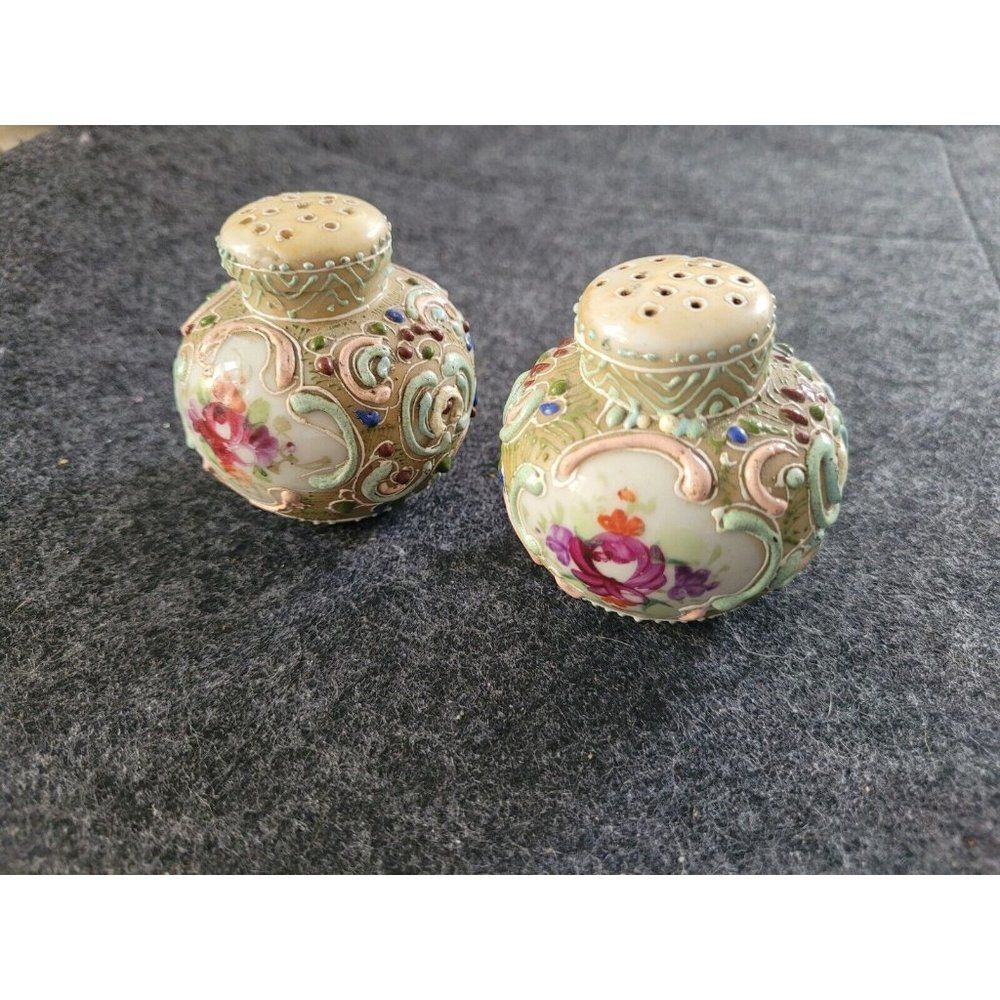 Vintage MCM 1950's Nippon Moriage Salt and Pepper Shaker